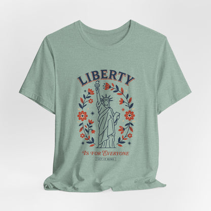 Patriotic Statue of Liberty T-Shirt | Vintage Americana Tee